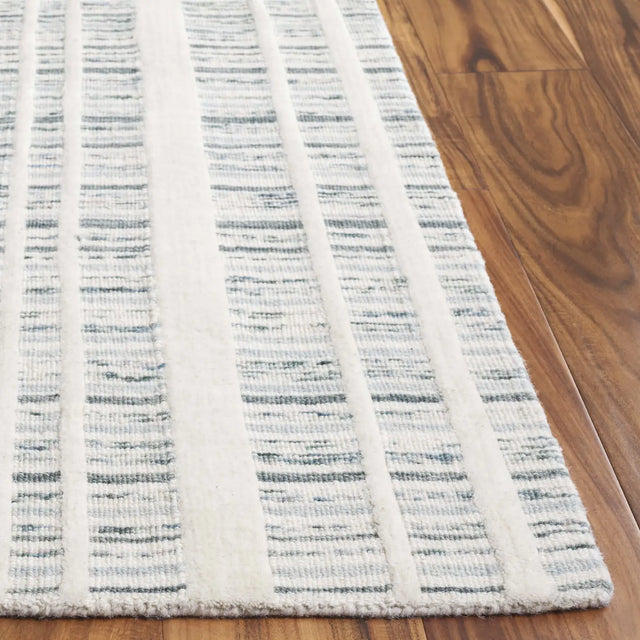 Safavieh Fifth Avenue 4'-0" x 6'-0" Rug in Teal / Ivory