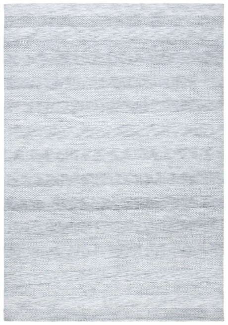 Safavieh Classic Vintage 4'-0" x 6'-0" Rug in Light Grey