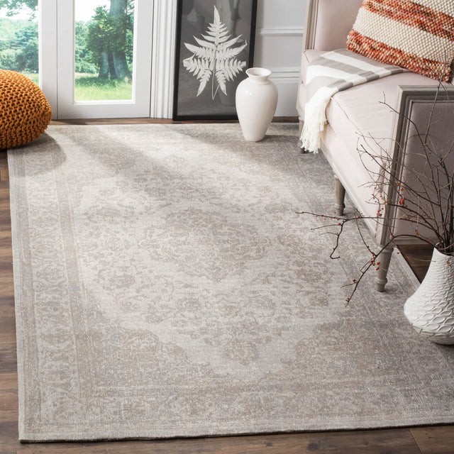 Safavieh Classic Vintage 5'-0" x 8'-0" Rug in Beige