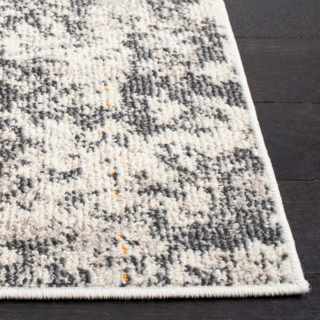 Safavieh Madison 4'-0" x 6'-0" Rug in Grey / Ivory
