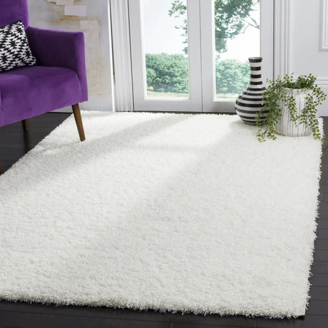 Safavieh Sgl-Laguna Shag 4'-0" x 6'-0" Rug in White