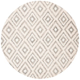 Safavieh Micro-Loop 5'-0" x 5'-0" Rug in Grey / Ivory