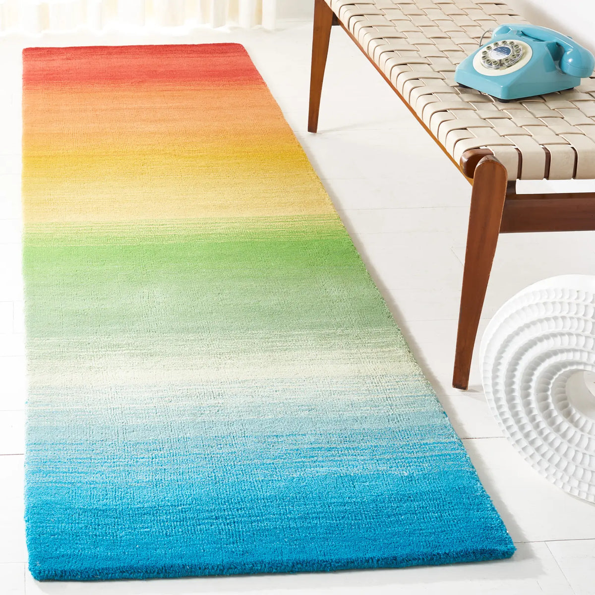 Safavieh Manhattan 2'-3" x 8'-0" Rug in Blue / Red