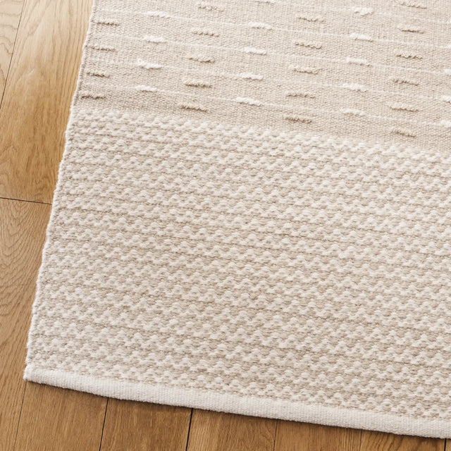 Safavieh Martha Stewart 8'-0" x 10'-0" Rug in Beige / Ivory