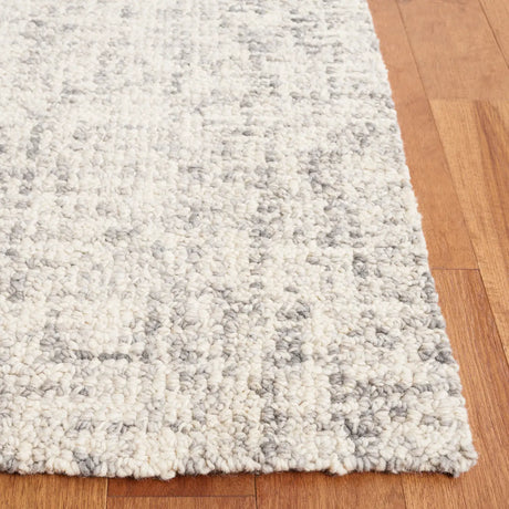 Safavieh Abstract 4'-0" x 6'-0" Rug in Grey / Ivory