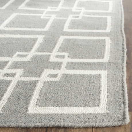 Safavieh Martha Stewart 5'-0" x 5'-0" Rug in Cement Gray