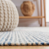Safavieh Kilim 4'-0" x 6'-0" Rug in Blue / Ivory