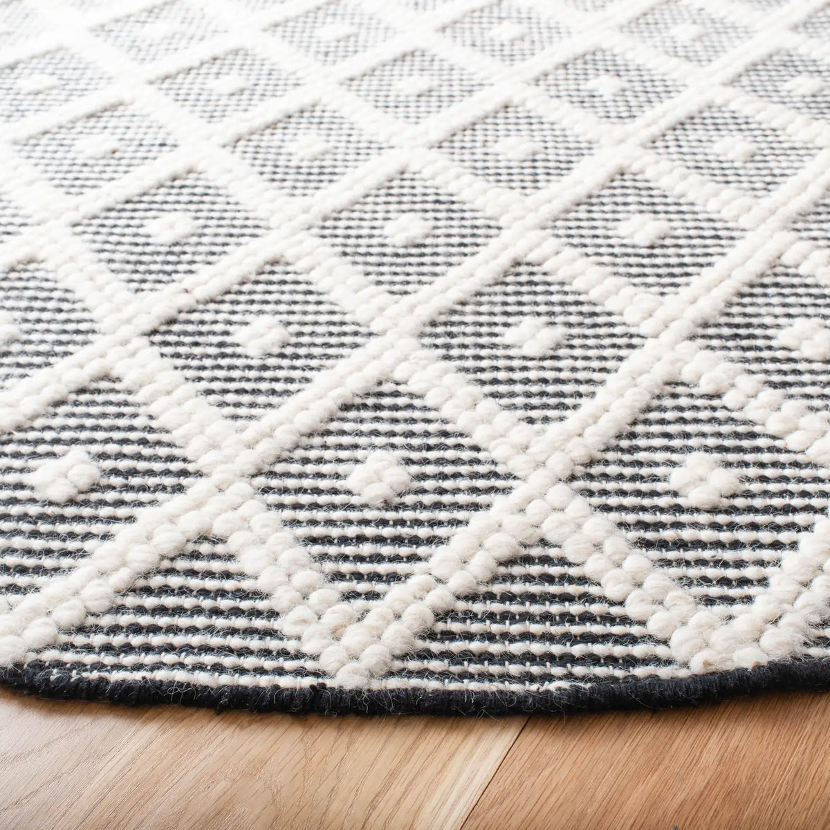 Safavieh Natura 6'-0" x 6'-0" Rug in Ivory / Black