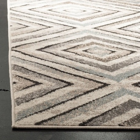 Safavieh Amsterdam 4'-0" x 6'-0" Rug in Cream / Beige