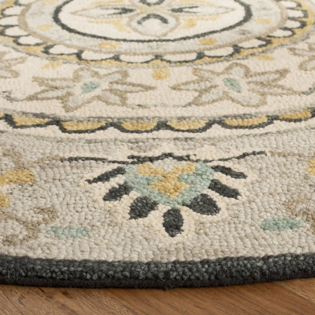 Safavieh Novelty 6'-0" x 6'-0" Rug in Ivory / Grey