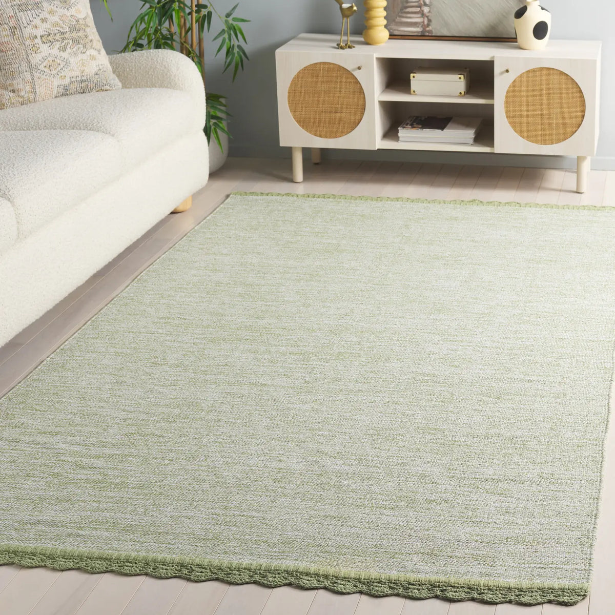 Safavieh Montauk 5'-0" x 8'-0" Rug in Green
