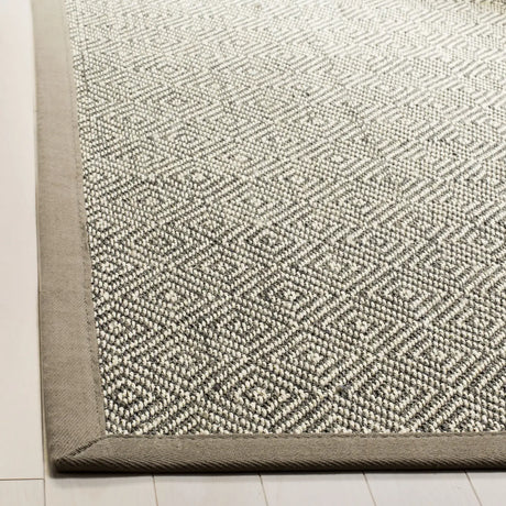 Safavieh Natural Fiber 4'-0" x 6'-0" Rug in Natural / Taupe