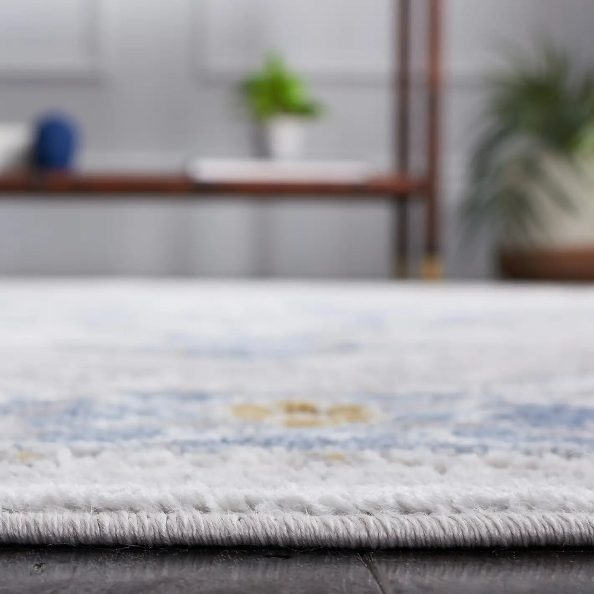 Safavieh Palma 4'-0" x 6'-0" Rug in Grey / Blue