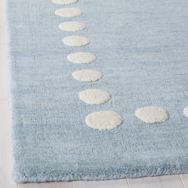 Safavieh Safavieh Kids 5'-0" x 8'-0" Rug in Blue / Ivory