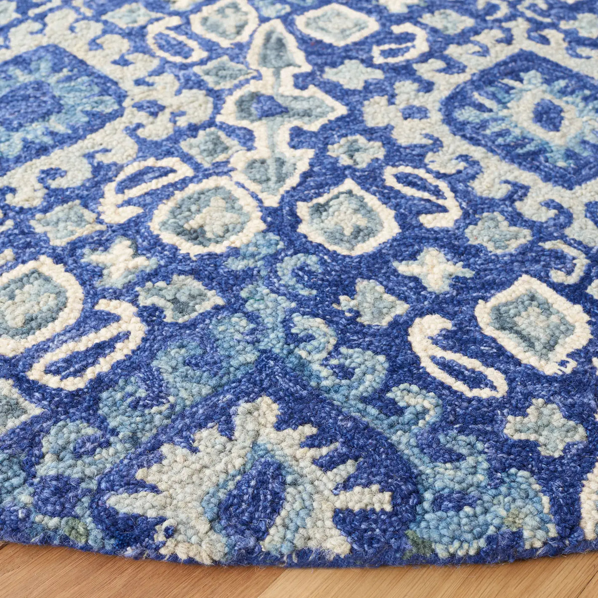 Safavieh Aspen 6'-0" x 6'-0" Rug in Navy / Beige