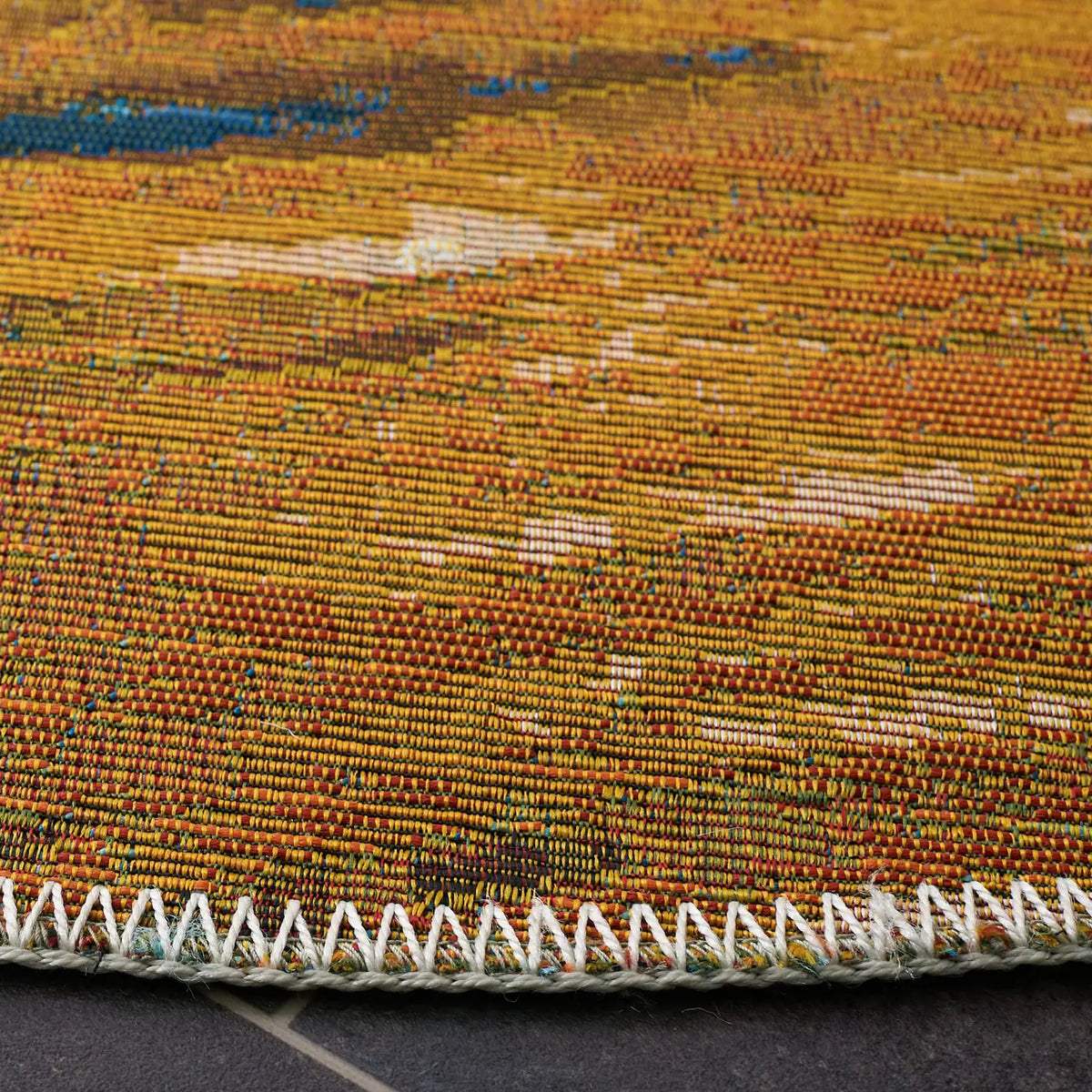 Safavieh Barbados 500 5'-3" x 5'-3" Rug in Blue / Gold