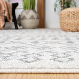 Safavieh Mercer 4'-0" x 6'-0" Rug in Ivory / Grey