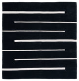 Safavieh Montauk 6'-0" x 6'-0" Rug in Black / Ivory