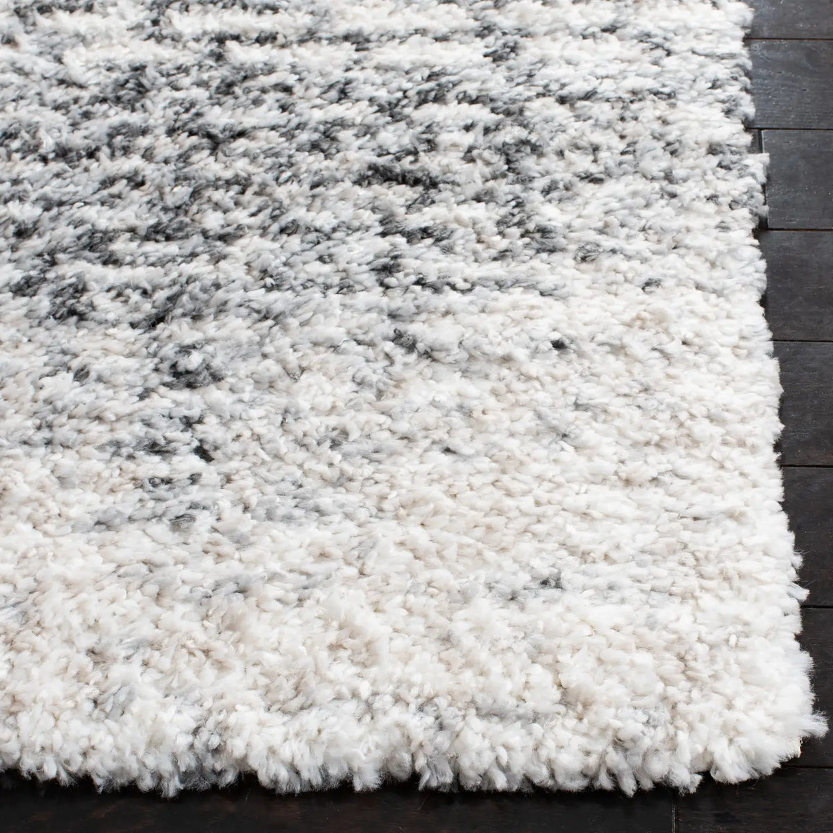 Safavieh Berber Shag 4'-5" x 6'-5" Rug in Charcoal / Grey