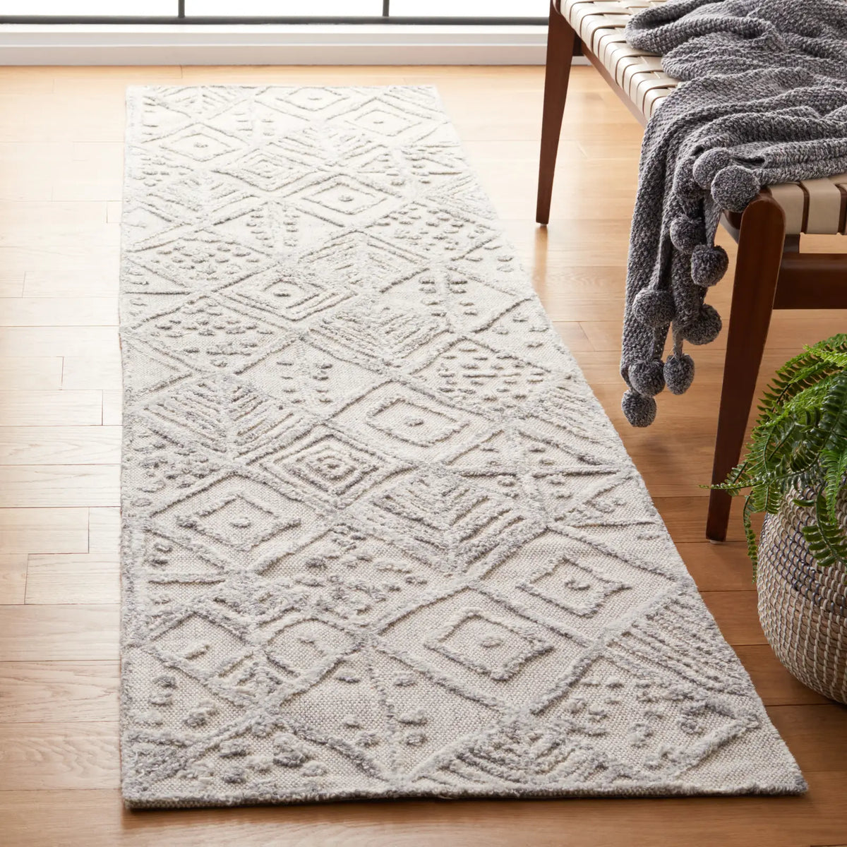Safavieh Textual 2'-3" x 9'-0" Rug in Grey