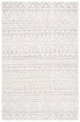 Safavieh Audrey 4'-0" x 6'-0" Rug in Grey / Ivory