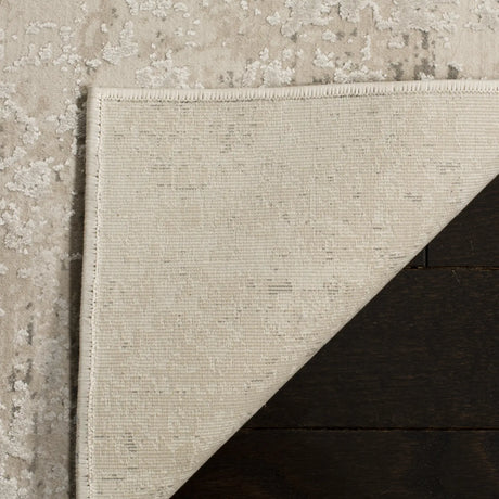 Safavieh Princeton 4'-0" x 6'-0" Rug in Beige / Cream