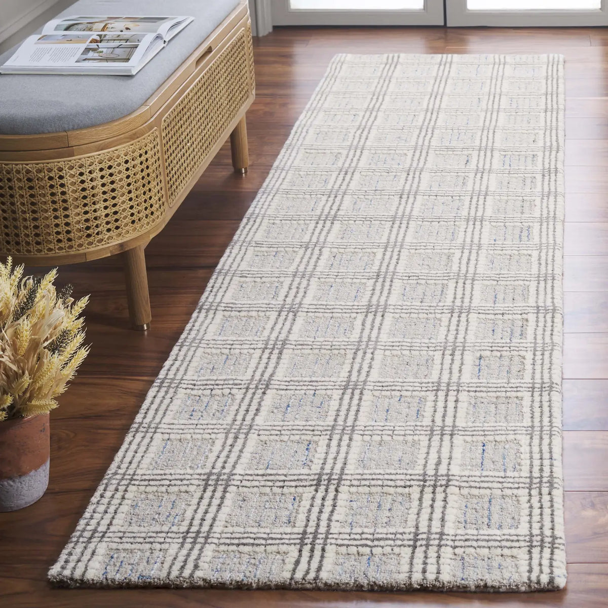Safavieh Ebony 2'-3" x 9'-0" Rug in Blue / Grey
