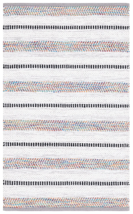 Safavieh Montauk 2'-0" x 3'-0" Rug in Grey / Ivory