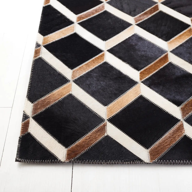 Safavieh Studio Leather 4'-0" x 6'-0" Rug in Black / Brown