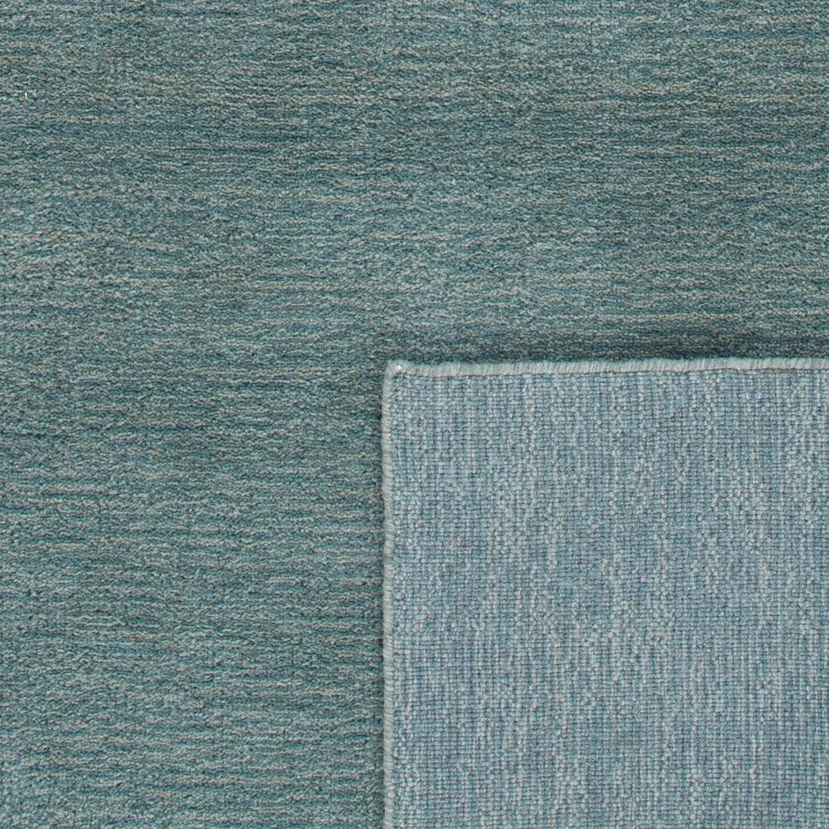 Safavieh Himalaya 4'-0" x 6'-0" Rug in Blue