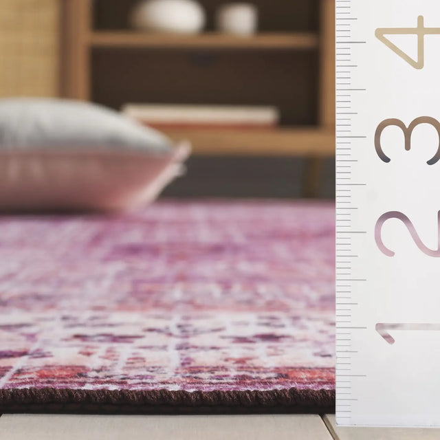 Safavieh Tucson 4'-0" x 6'-0" Rug in Fuchsia / Rust