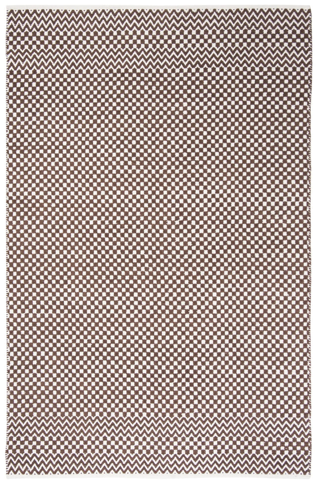 Safavieh Boston 4'-0" x 6'-0" Rug in Brown
