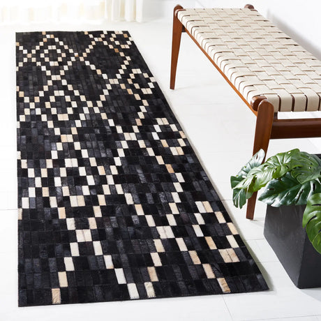 Safavieh Studio Leather 2'-3" x 9'-0" Rug in Black / Beige