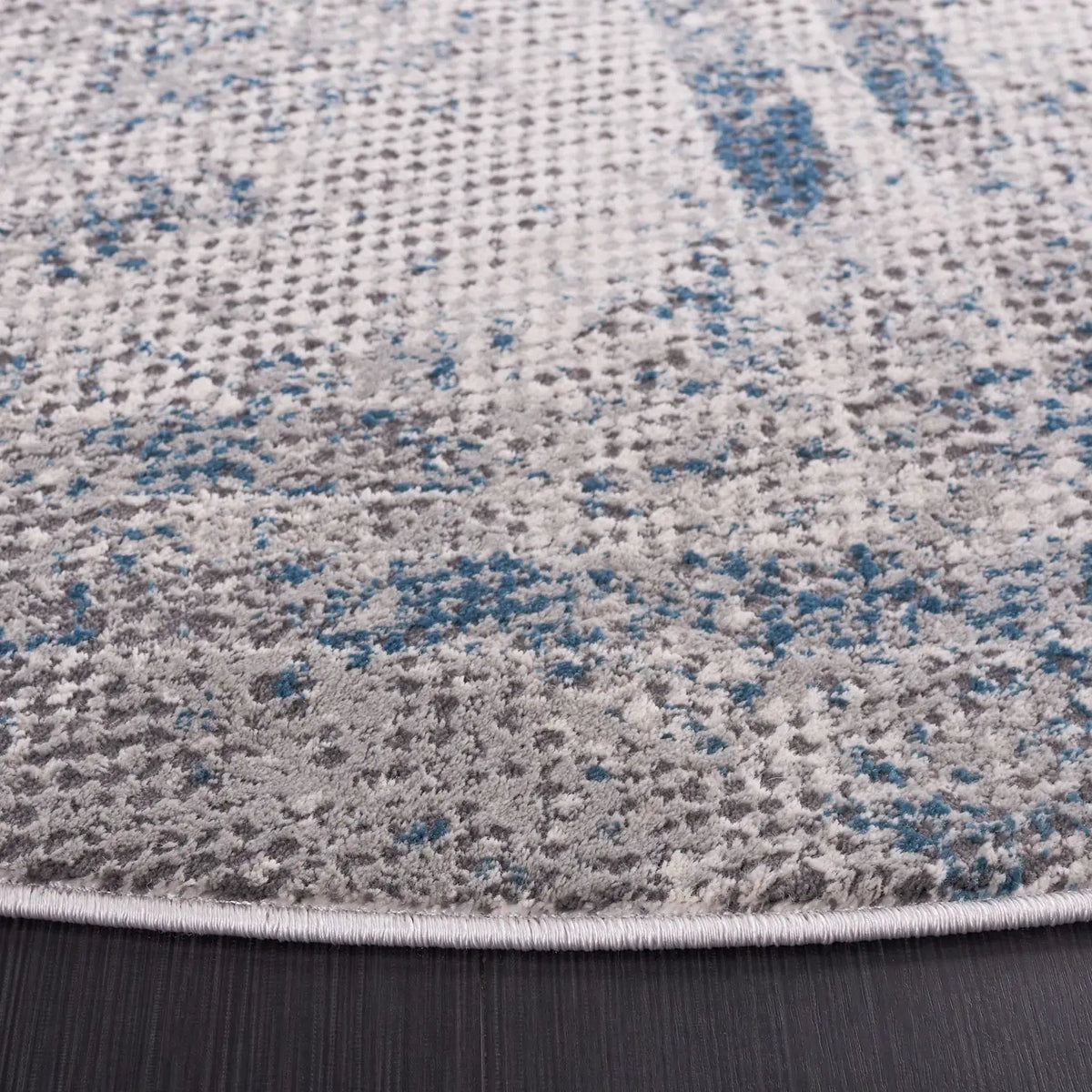 Safavieh Vogue 6'-7" x 6'-7" Rug in Grey / Blue