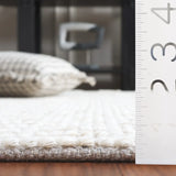 Safavieh Natura 4'-0" x 6'-0" Rug in Brown / Ivory