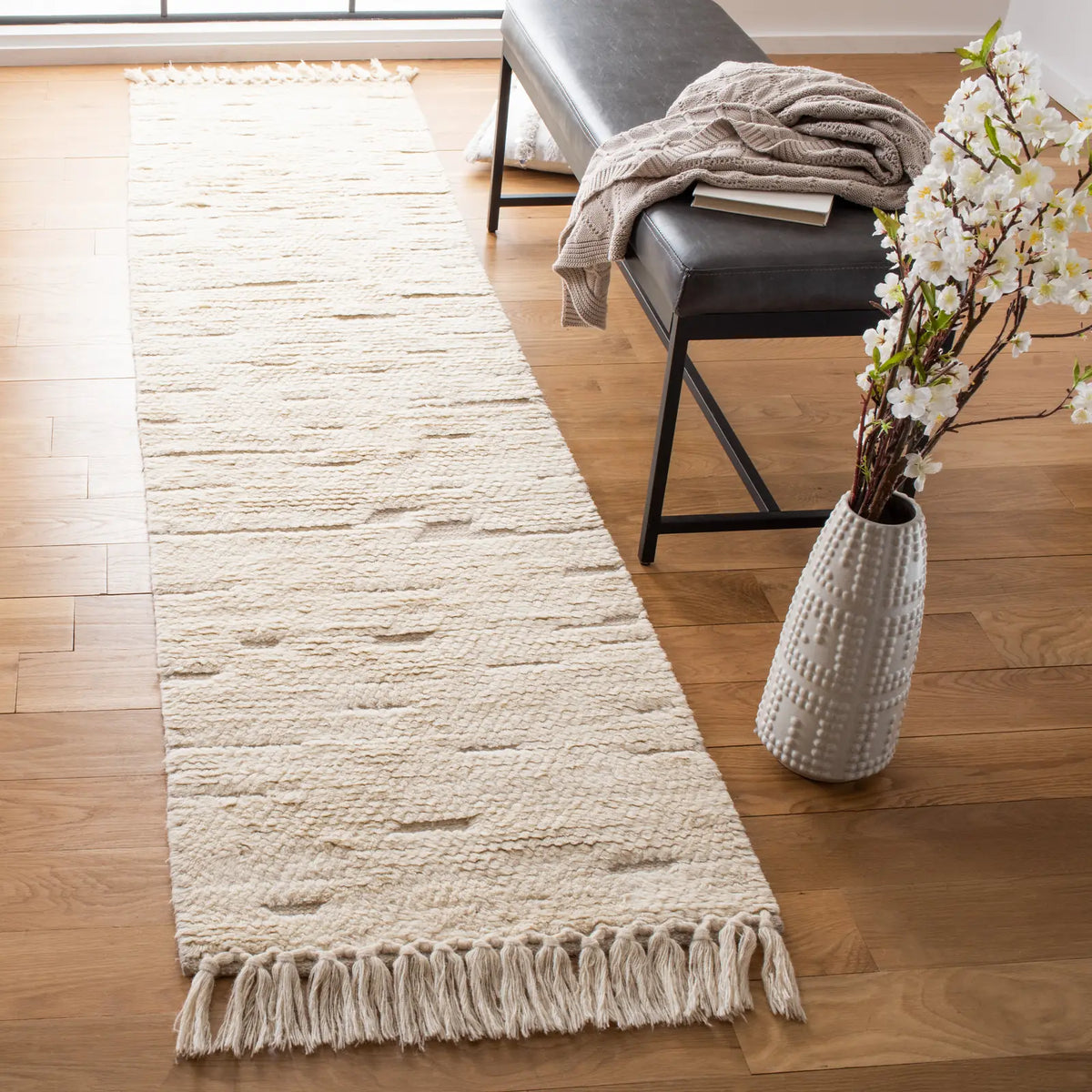 Safavieh Casablanca 2'-3" x 11'-0" Rug in Ivory