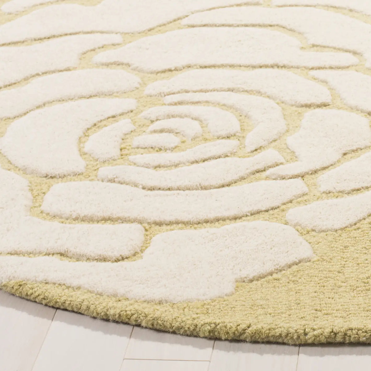 Safavieh Cambridge 6'-0" x 6'-0" Rug in Light Gold / Ivory