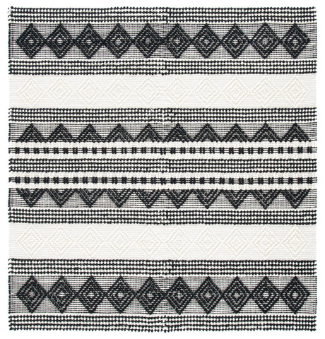 Safavieh Natura 6'-0" x 6'-0" Rug in Black / Ivory