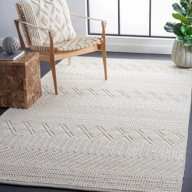 Safavieh Natura 4'-0" x 6'-0" Rug in Ivory