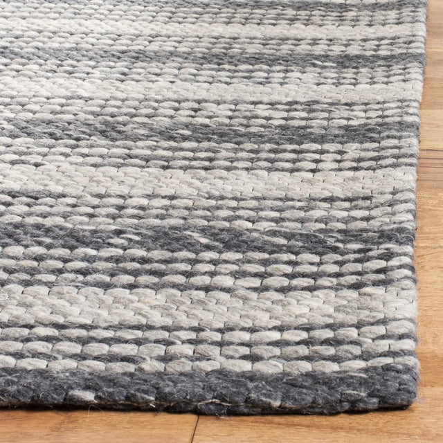 Safavieh Marbella 4'-0" x 6'-0" Rug in Grey / Chocolate