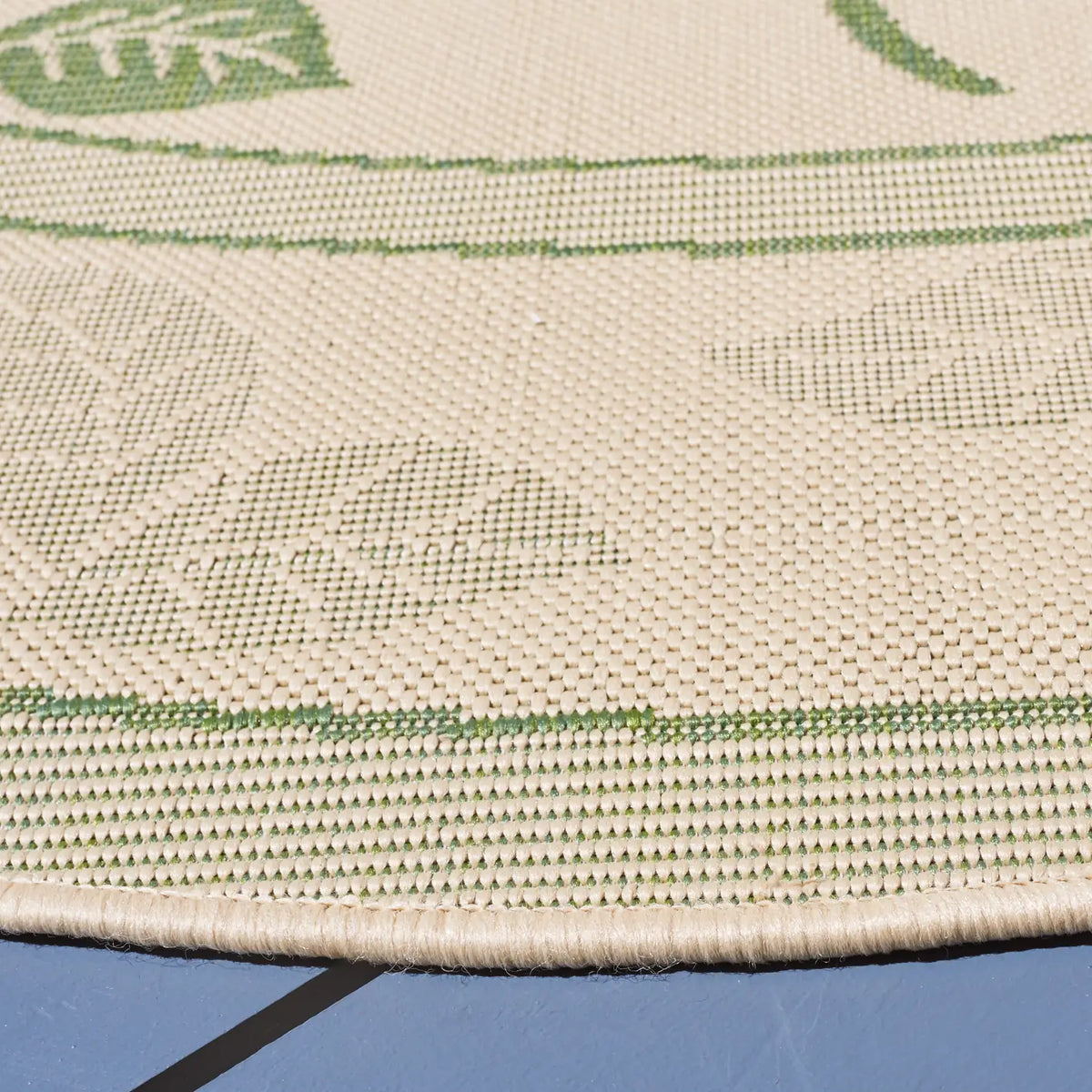 Safavieh Courtyard 5'-3" x 5'-3" Rug in Natural / Olive