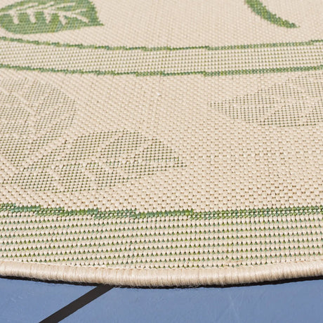 Safavieh Courtyard 5'-3" x 5'-3" Rug in Natural / Olive