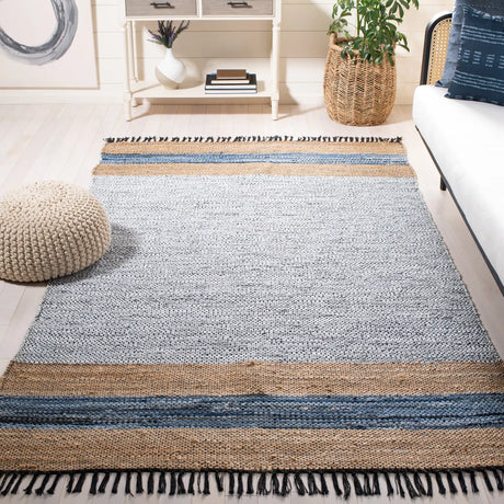 Safavieh Vintage Leather 4'-0" x 6'-0" Rug in Grey / Natural