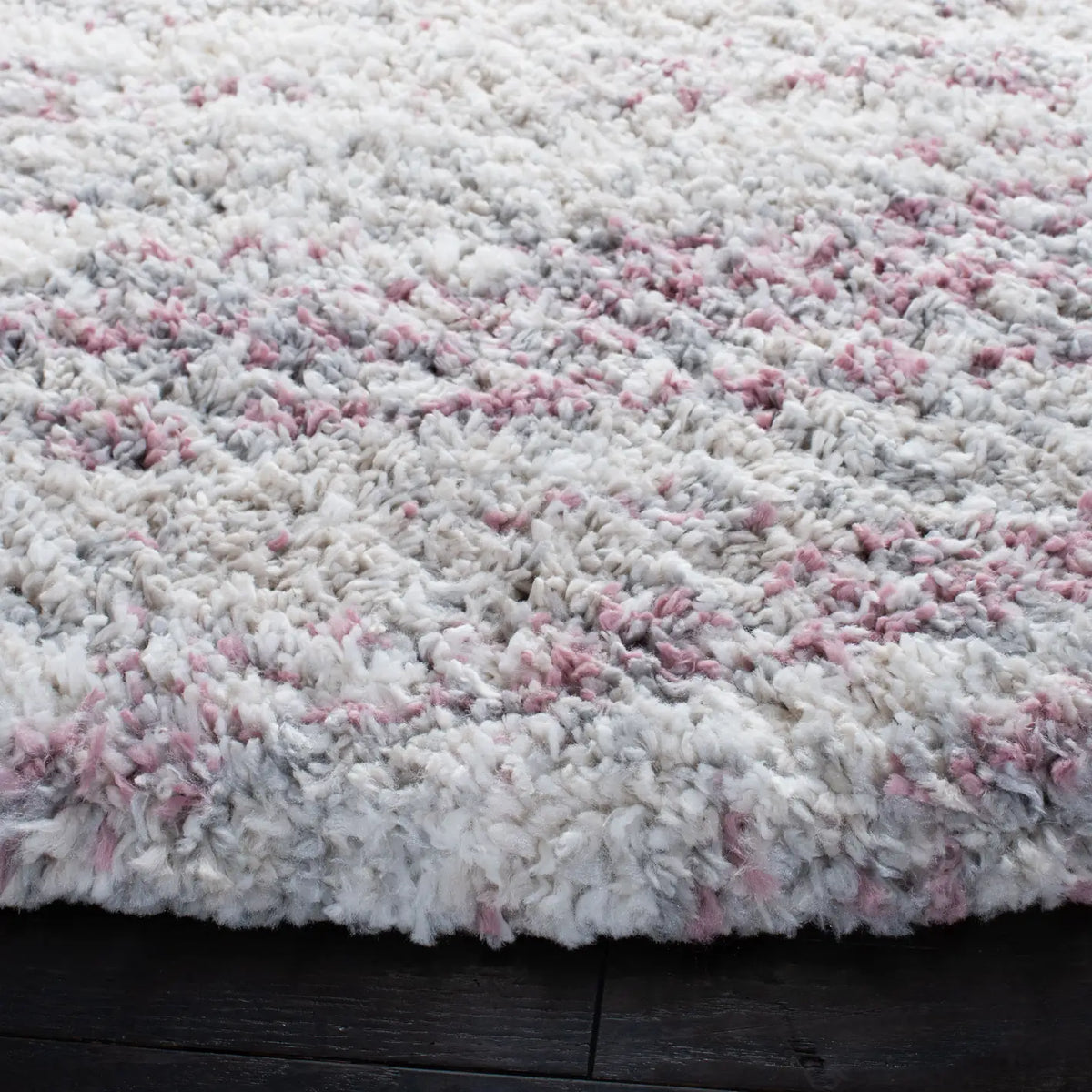 Safavieh Fontana Shag  800 5'-3" x 5'-3" Rug in Pink / Grey