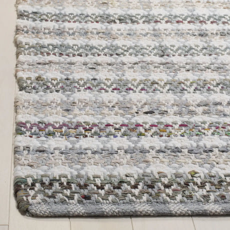 Safavieh Montauk 5'-0" x 8'-0" Rug in Grey / Multi
