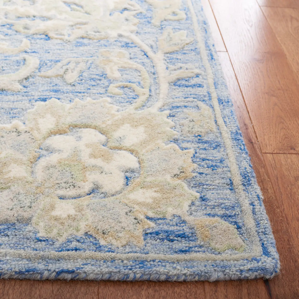 Safavieh Glamour 5'-0" x 8'-0" Rug in Blue / Beige