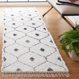 Safavieh Casablanca 2'-3" x 8'-0" Rug in Ivory / Black