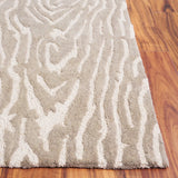 Safavieh Ebony 4'-0" x 6'-0" Rug in Grey / Ivory