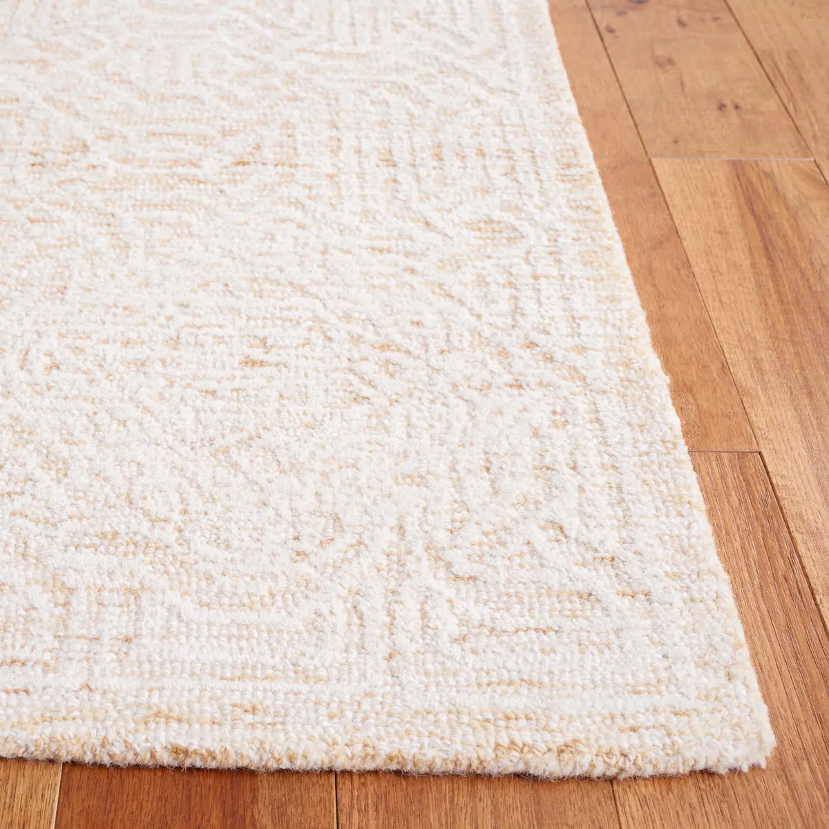 Safavieh Ebony 4'-0" x 6'-0" Rug in Gold / Ivory