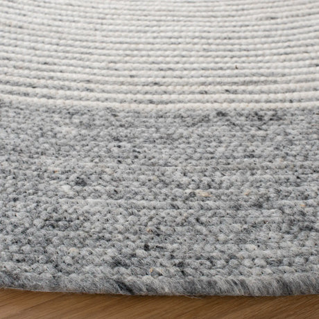 Safavieh Braided 5'-0" x 5'-0" Rug in Grey / Ivory